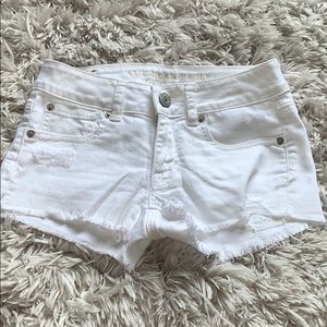 American Eagle white shorts!!